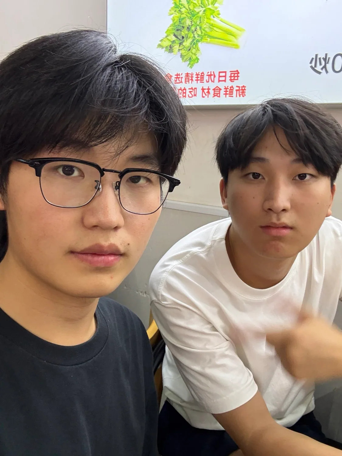 申济祯与合作伙伴李锐合照